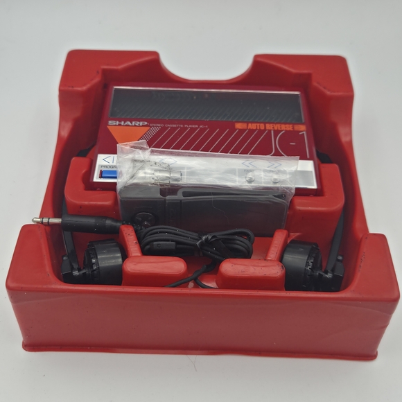Sharp JC-1G (R) Cassette Player - Picture 2 of 10